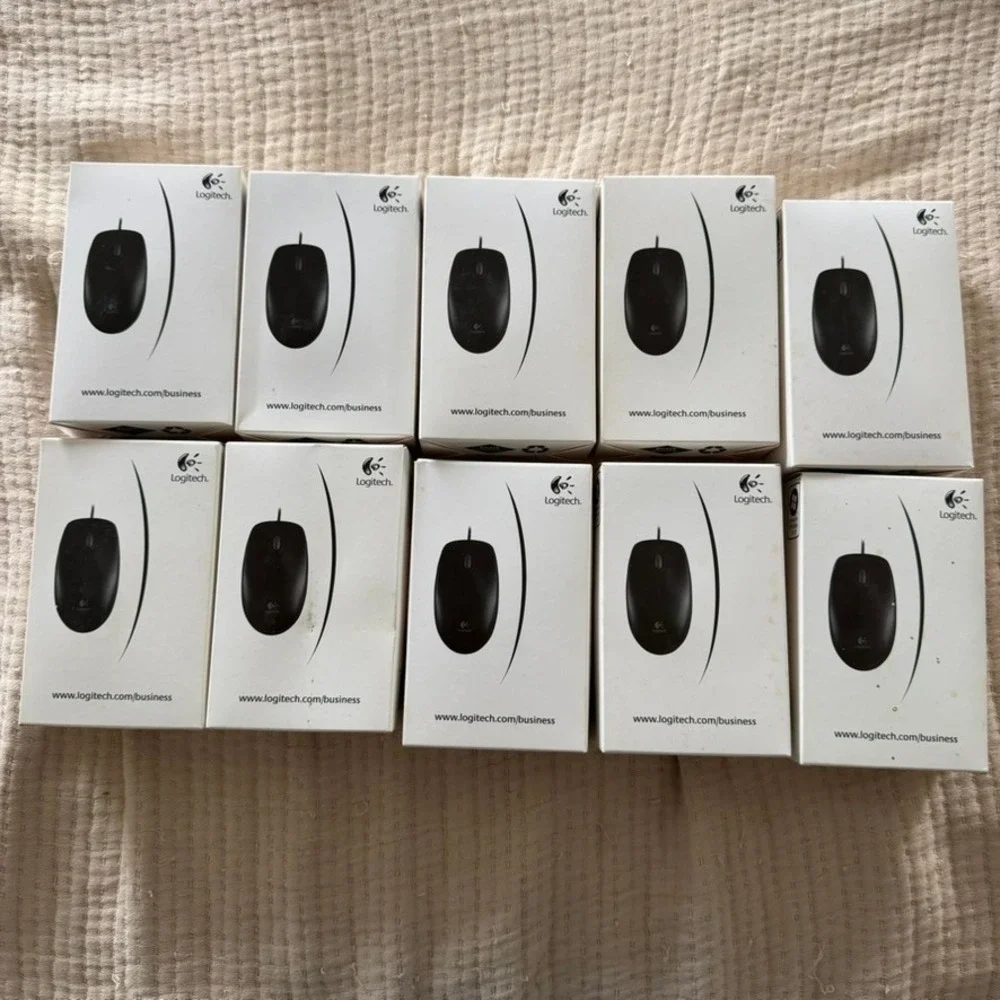 Logitech B100 Optical USB Mouse Black Wired 3-Button 800 DPI M-U0026 Lot of 10